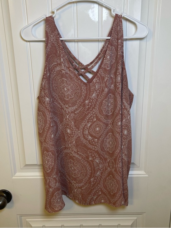 Maurices Tops - Maurices Women’s XL Dusty Rose Paisley Crisscross V-Neck Tank Lined Blouse